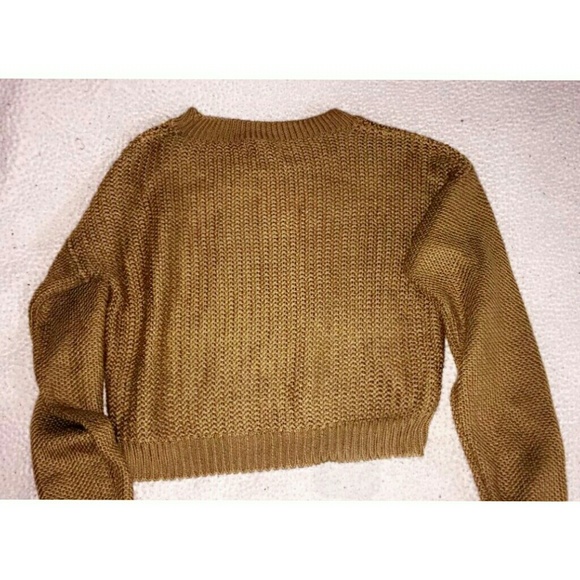 💕MAKE AN OFFER! CROPPED MUSTARD SWEATER😍💕 - Picture 3 of 4